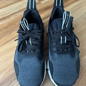 Reebok Women’s Zig Dynamica Adventure Sneaker size 8